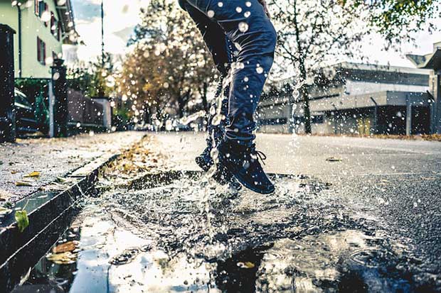 socks to wear with water shoes