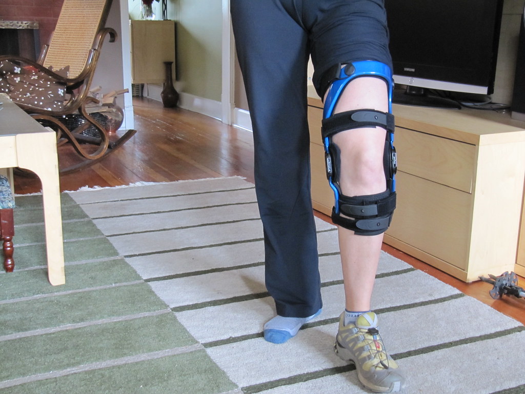 Best Knee Braces for Meniscus Tears & Torn ACL Best Knee Braces for Meniscus Tears & Torn ACL